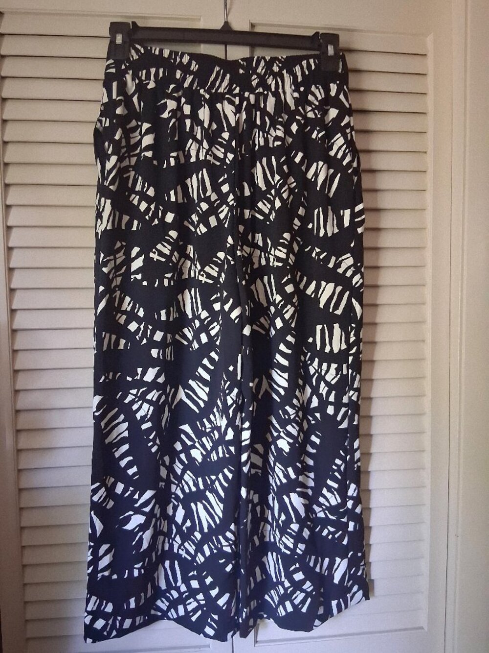 NINE WEST Black White Abstract Graphic Print Wide Leg Crop Pants NWOT - Size M